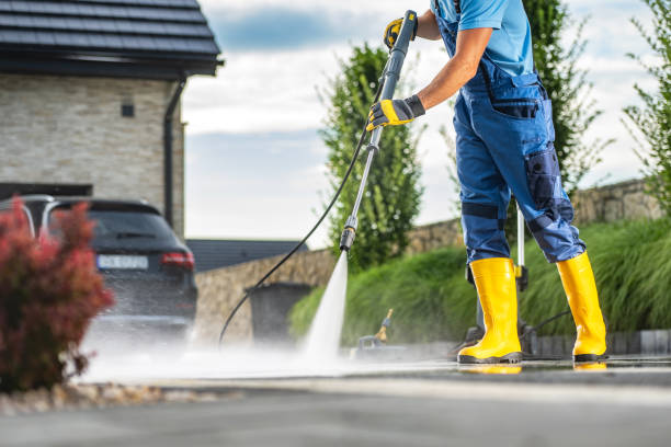 Best Driveway Pressure Washing  in Newburg, WI